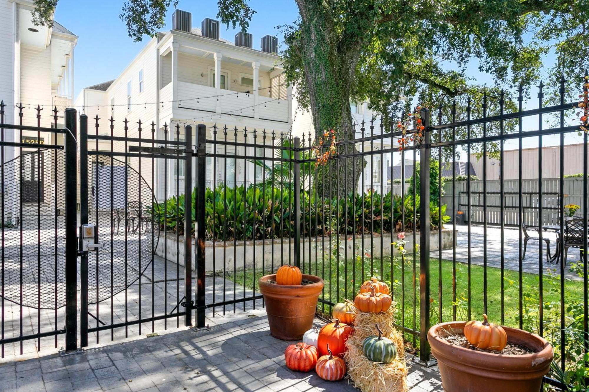Hosteeva 3 Bedroom Cottage Close To St Charles 5 M Ride To Fq ニューオーリンズ エクステリア 写真