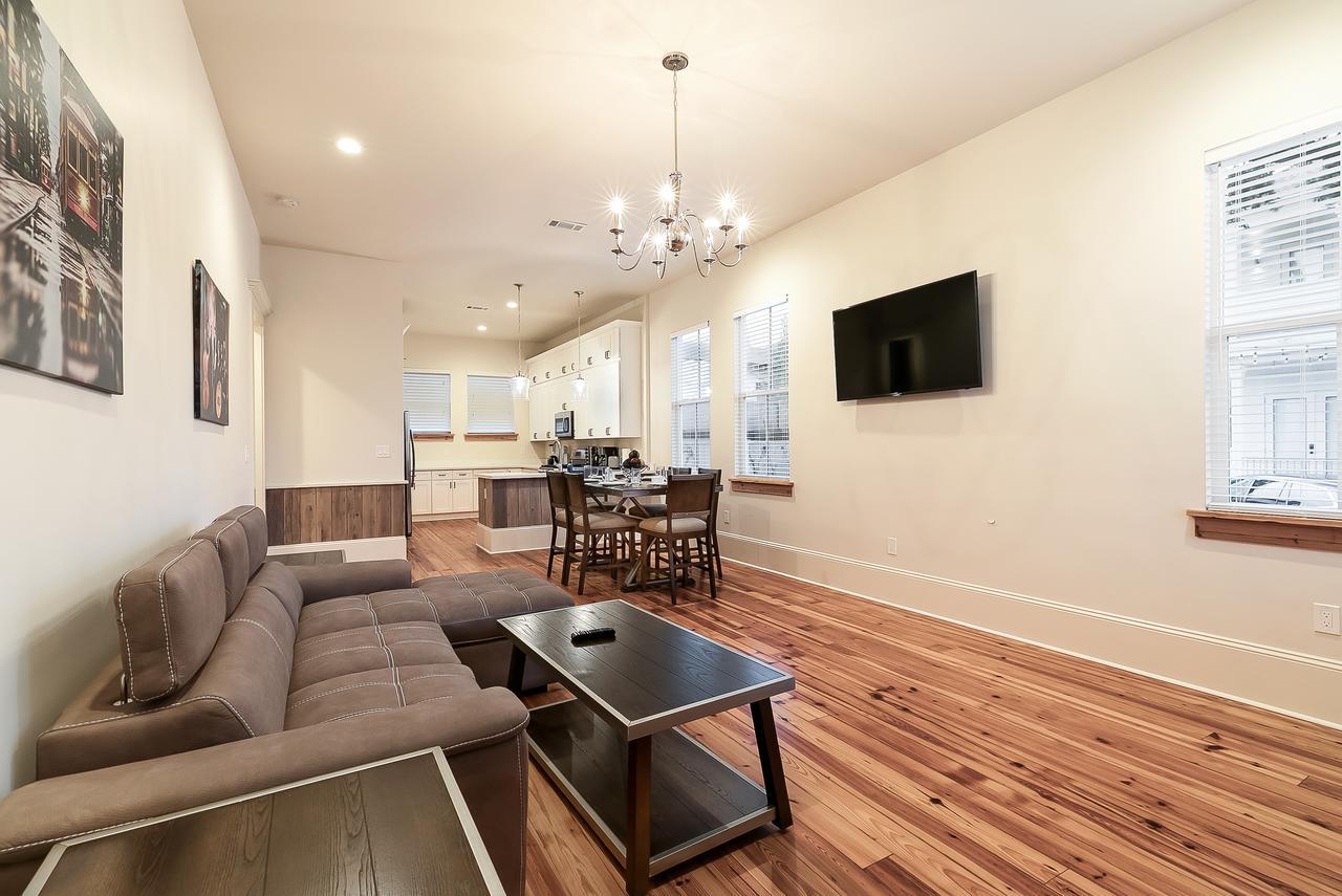 Hosteeva 3 Bedroom Cottage Close To St Charles 5 M Ride To Fq ニューオーリンズ エクステリア 写真