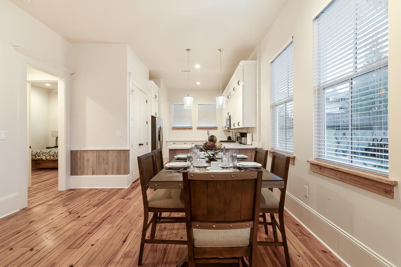 Hosteeva 3 Bedroom Cottage Close To St Charles 5 M Ride To Fq ニューオーリンズ エクステリア 写真